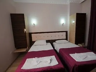 Hawaii 2 Hotel 2*